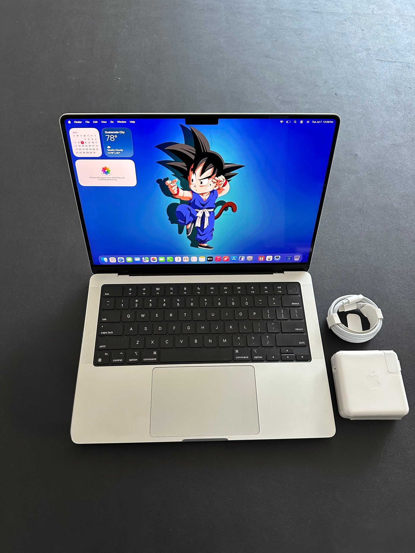 MacBook Pro 14" 2023 / M3 / 16 RAM / 500SSD