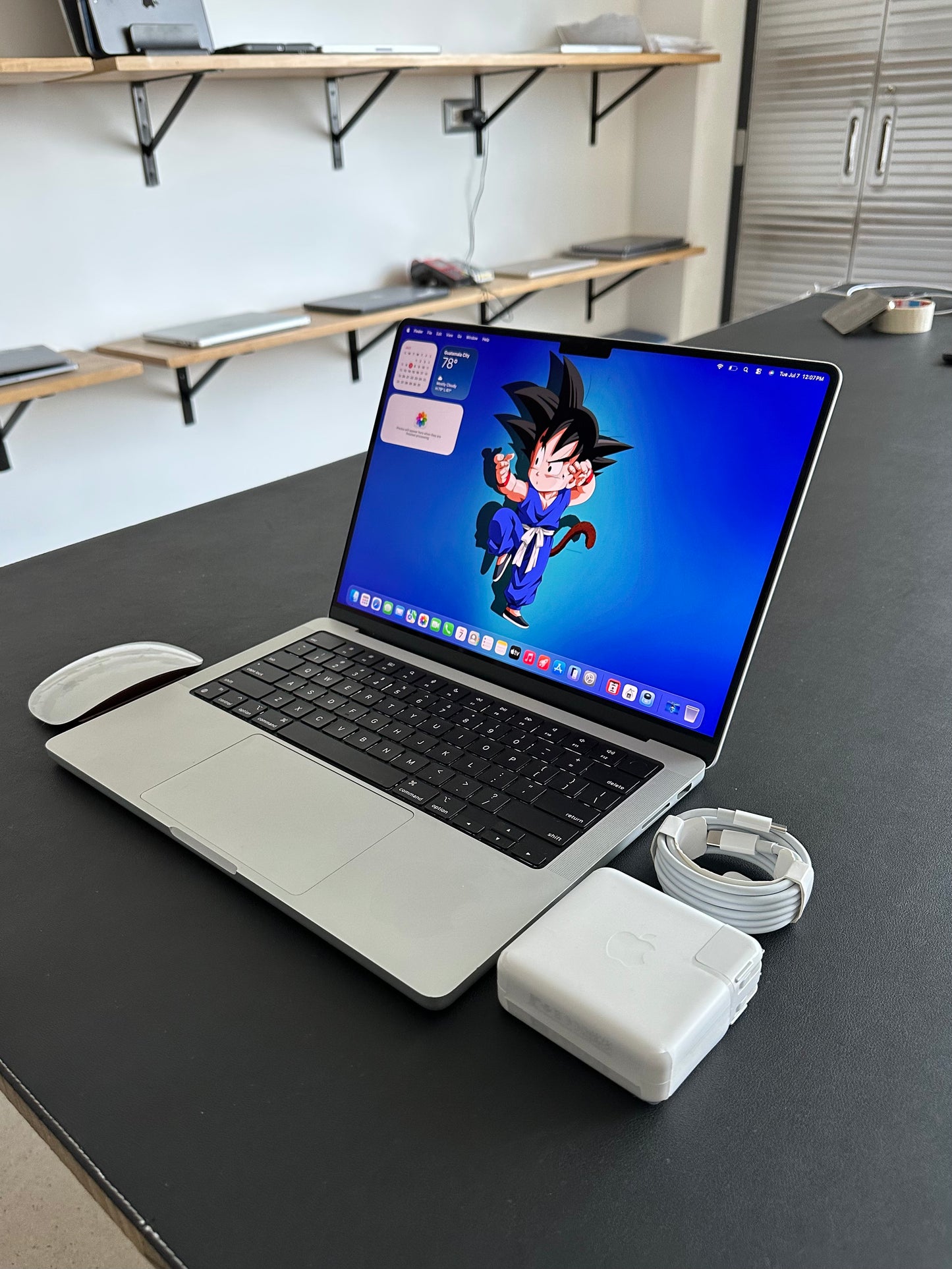 MacBook Pro 14" 2023 / M3 / 8 RAM / 500SSD