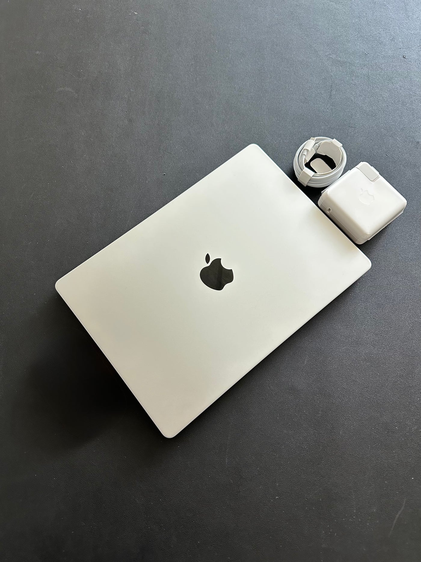 MacBook Pro 14" 2023 / M3 / 16 RAM / 500SSD