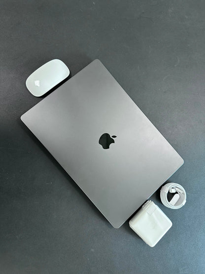 MacBook Pro 16" 2024 / M4 Pro / 24 RAM / 500 SSD