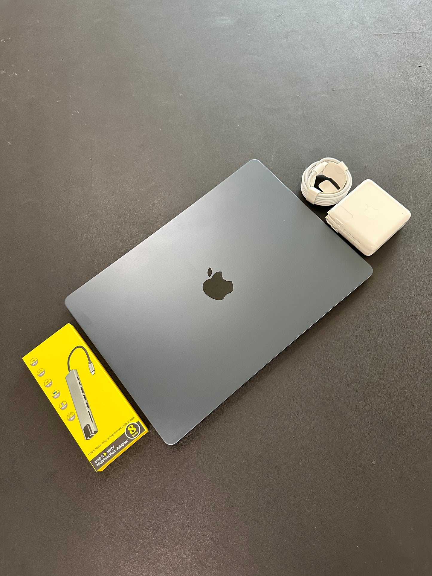 MacBook Air 15" 2025 / M4 / 16 RAM / 250 SSD