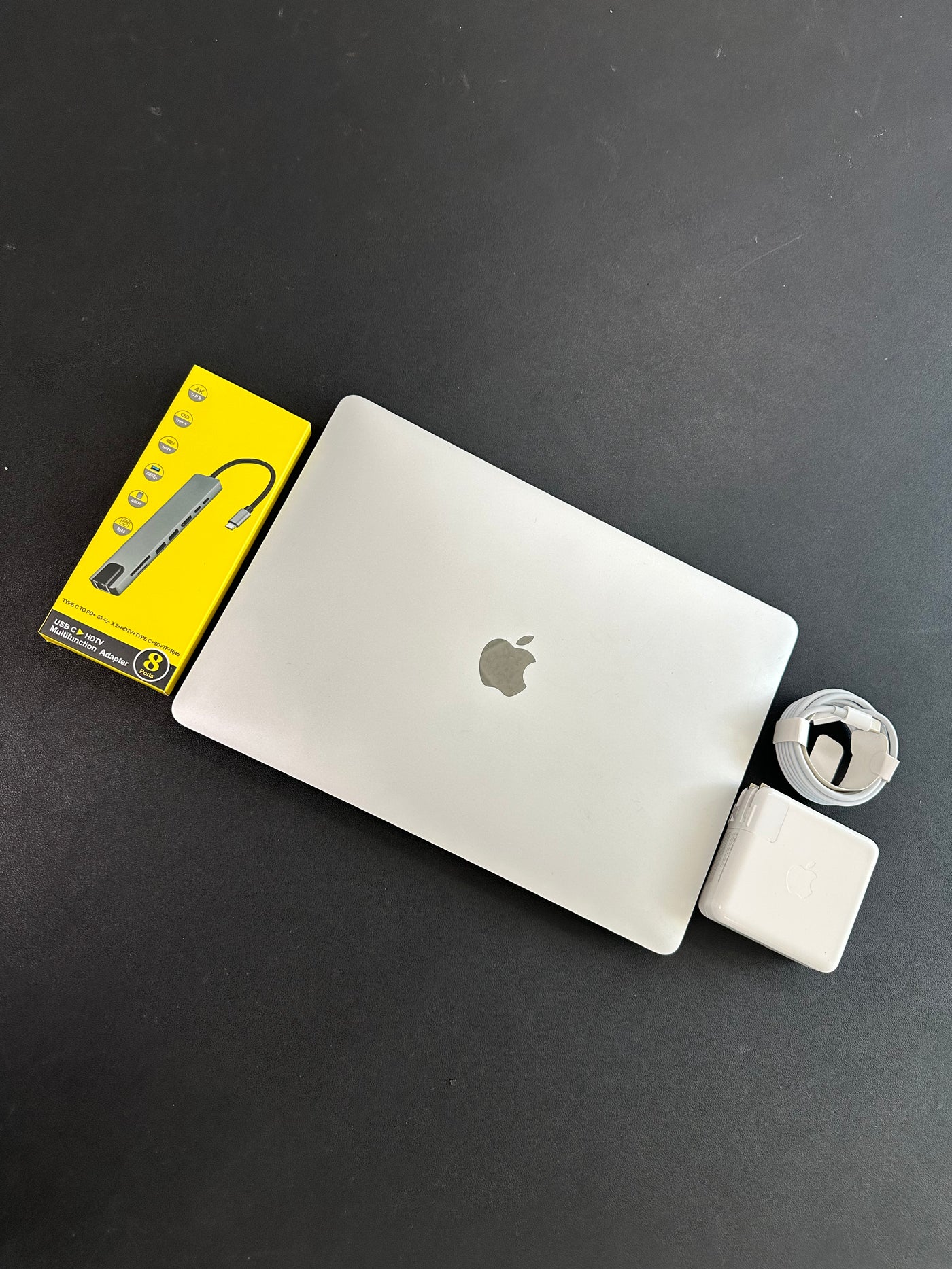 Macbook Air 13” 2020 / M1 / 8 RAM / 250 SSD