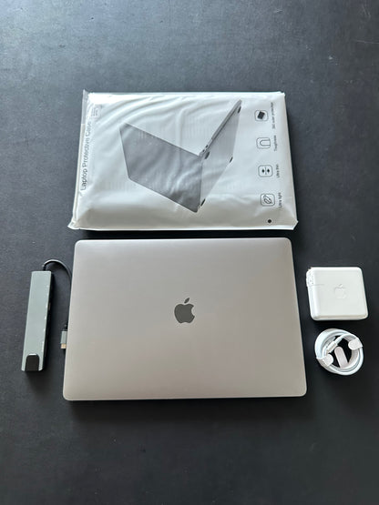 Macbook pro 15" 2018 / core i7 / 32RAM / 256SSD