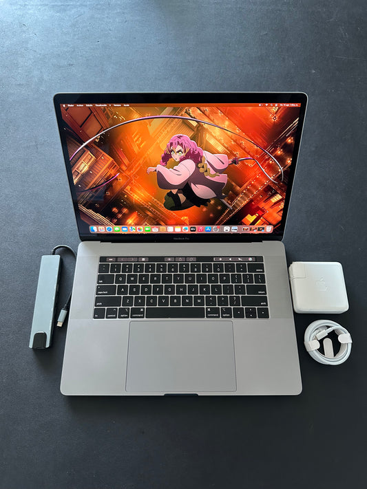 MacBook Pro 15" 2018 / Core i7 / 16GB RAM / 250SSD