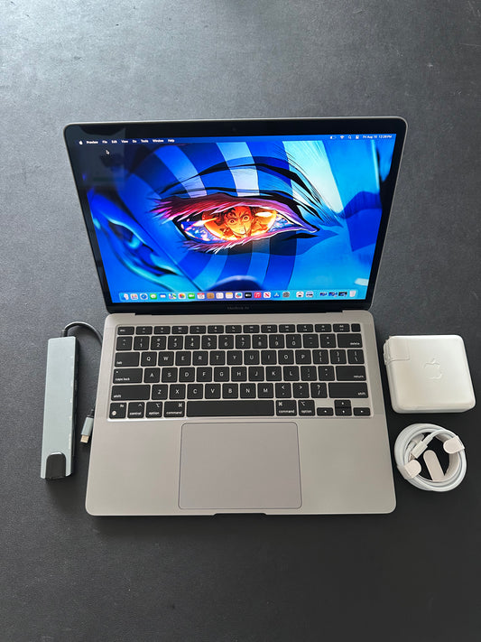 MacBook Air 13" 2020 / i5 / 8 RAM / 250 SSD