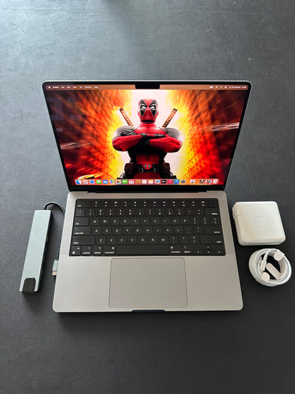 Macbook pro 14" 2021 / M1 Pro / 16 RAM / 500 SSD