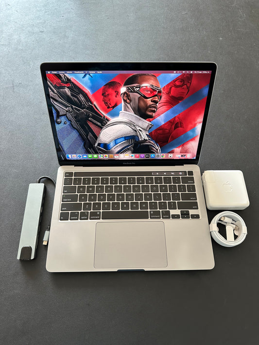 MacBook Pro 13" 2022 / M2 / 16 RAM / 250 SSD