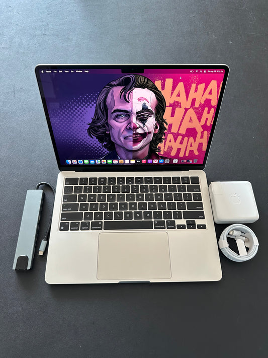 MacBook Air 13.6" 2022 / M2 / 8 RAM / 250 SSD