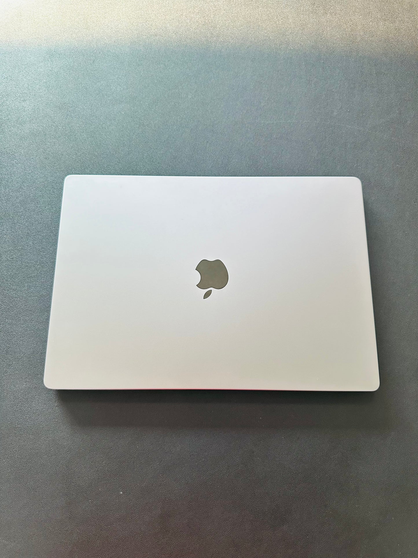 Macbook Pro 16" 2021 / M1 Pro / 16 RAM / 500SSD