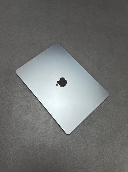 MacBook AIR 13” 2024 / M3 / 8 RAM / 250 SSD