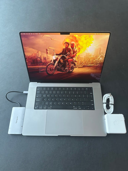 Macbook Pro 16" 2021 / M1 Pro / 16 RAM / 500SSD