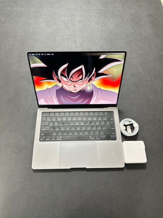 MacBook Pro 14" 2023 / M3 / 8 RAM / 500SSD