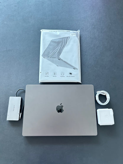 Macbook Pro 16" 2021 / M1 Pro / 16 RAM / 500SSD